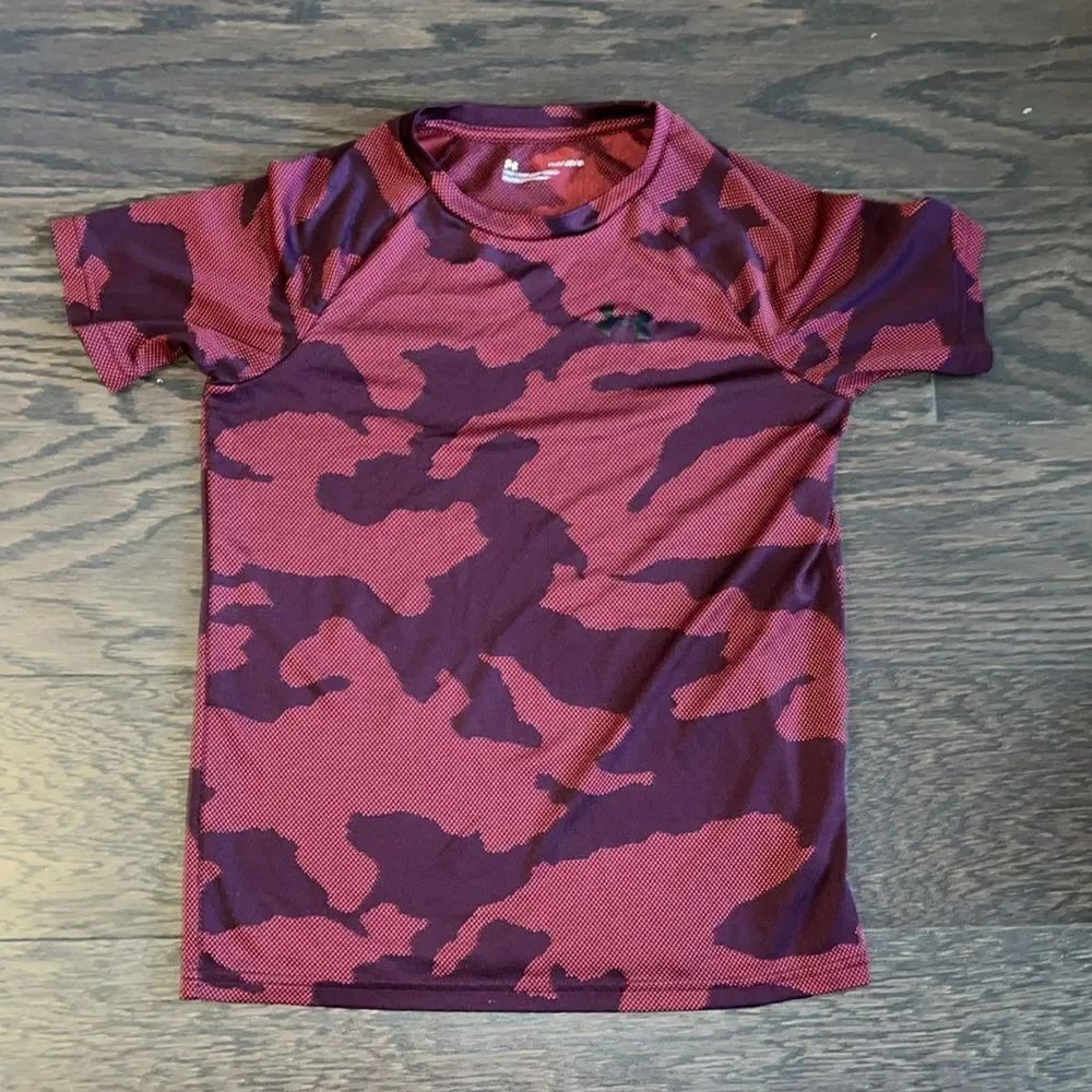 Under Armour boys youth track camouflage camo burgundy Red SS warmup T shirt YLG
